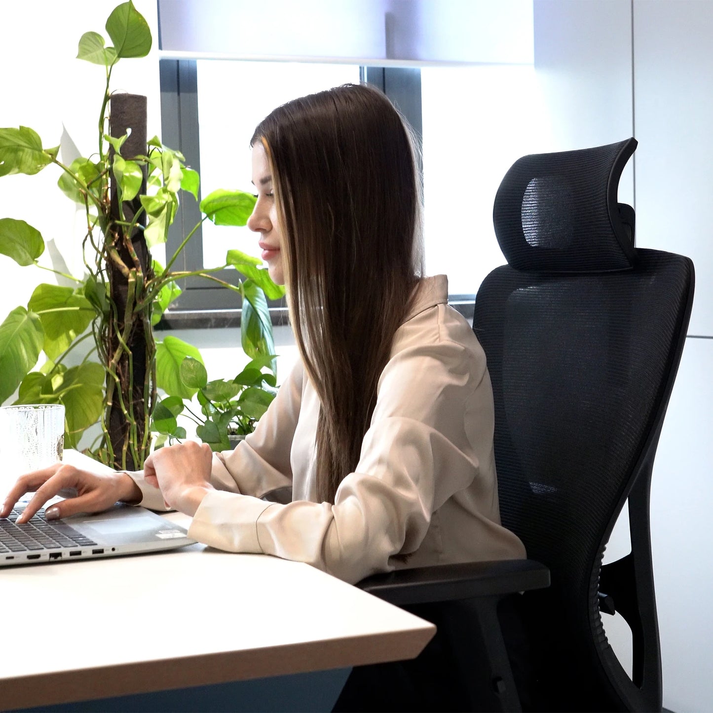 Chaise ergonomique DeskEssential™ – Le confort professionnel à domicile